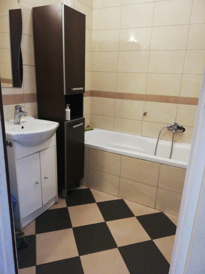 Apartamento Pokoje Przy Rondzie Częstochowa Exterior foto